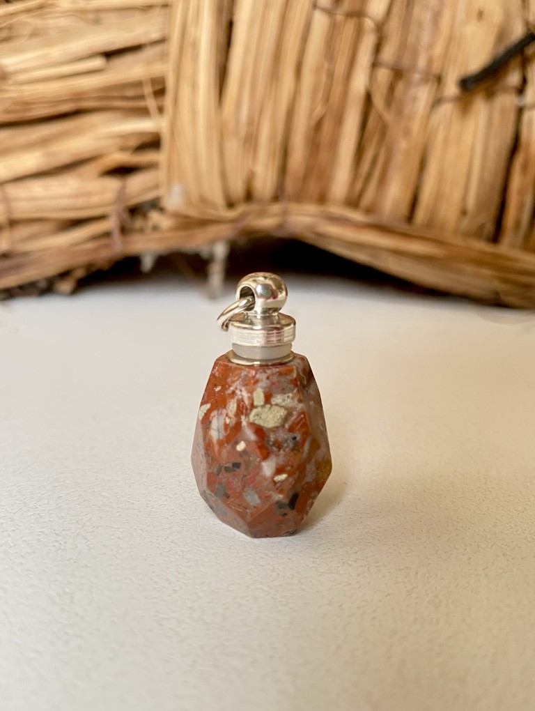 Колие, арома медальон от естествен камък – яспис